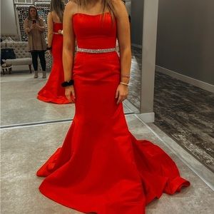 sherri hill prom dress. bought for prom but it got cancelled. never worn!!